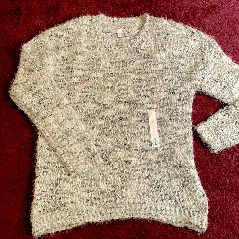 SO super soft sweater size L